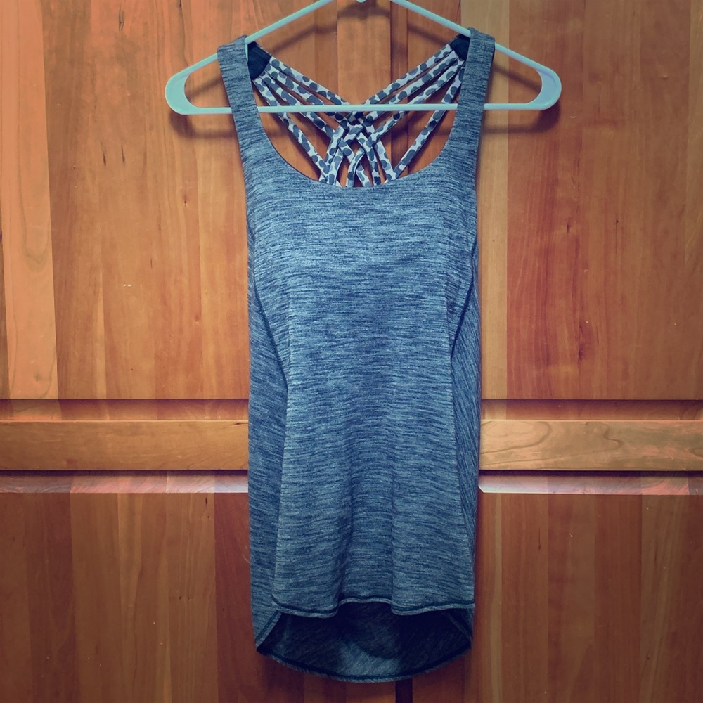 Lululemon athletic top built in bra size 2